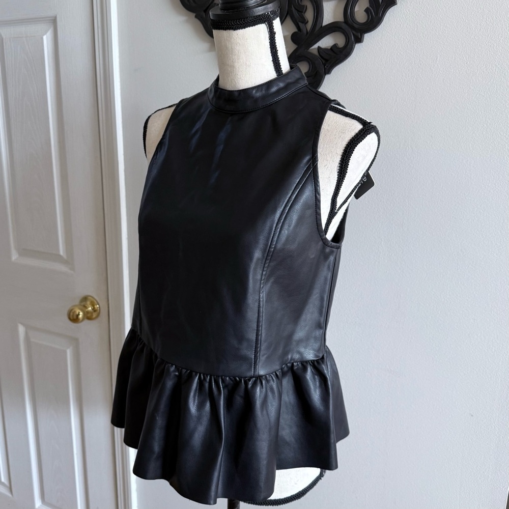 Black Sleeveless Peplum Top - Picture 2 of 10